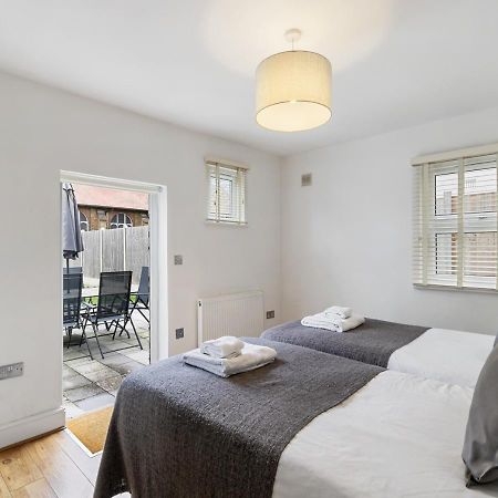 Two Bed Flat In Bush Hill Park Apartment Енфийлд Екстериор снимка