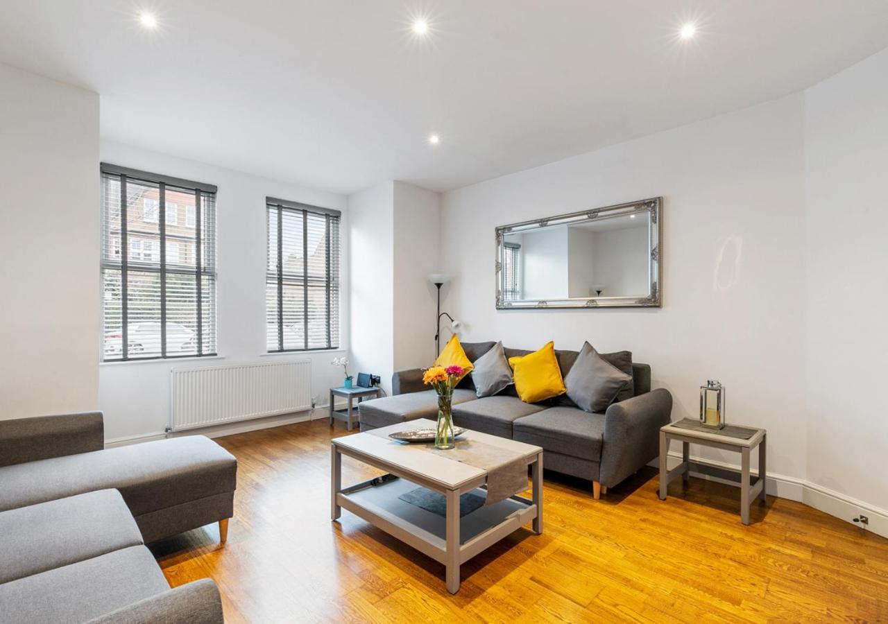 Two Bed Flat In Bush Hill Park Apartment Енфийлд Екстериор снимка