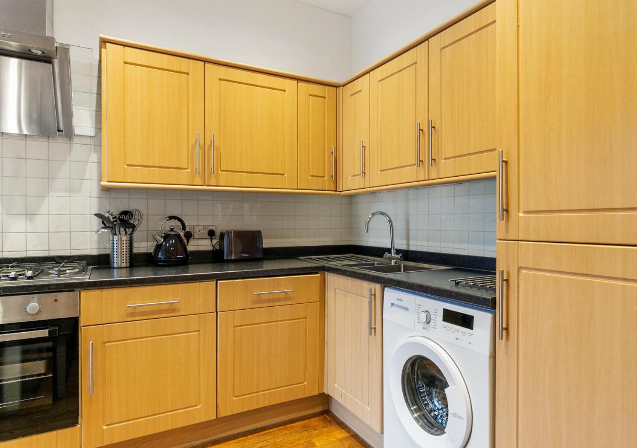 Two Bed Flat In Bush Hill Park Apartment Енфийлд Екстериор снимка