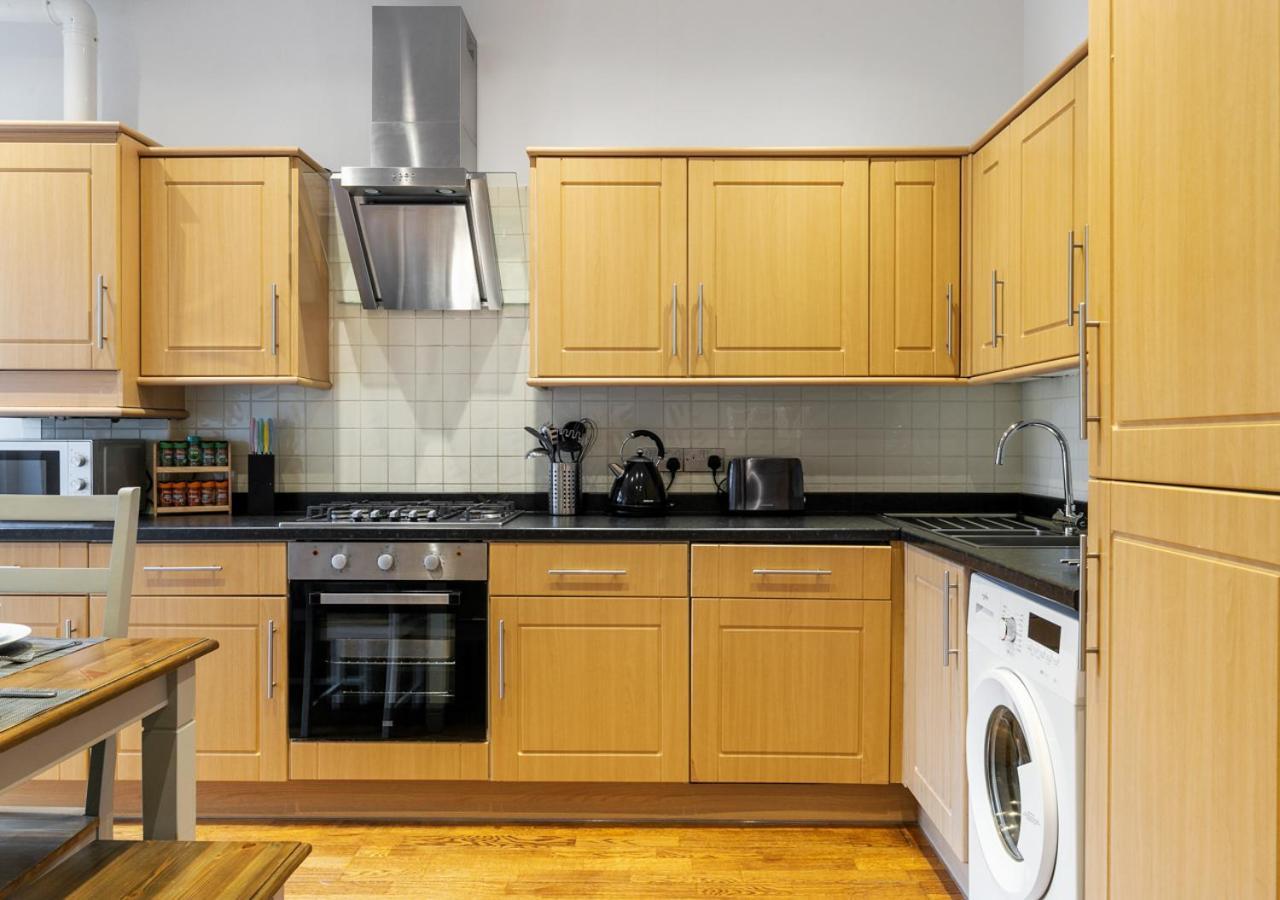 Two Bed Flat In Bush Hill Park Apartment Енфийлд Екстериор снимка
