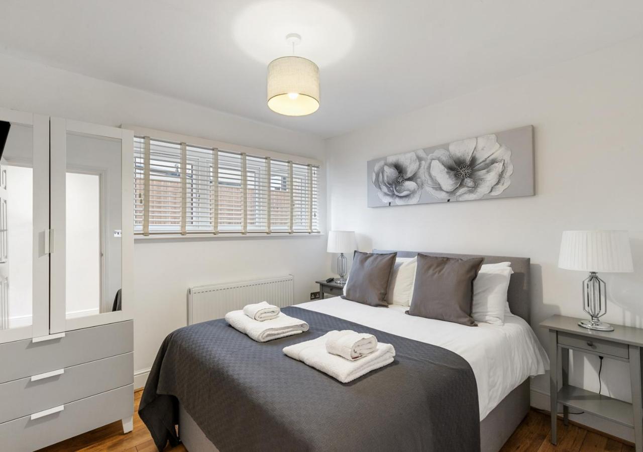 Two Bed Flat In Bush Hill Park Apartment Енфийлд Екстериор снимка