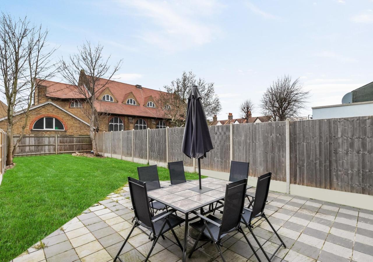 Two Bed Flat In Bush Hill Park Apartment Енфийлд Екстериор снимка