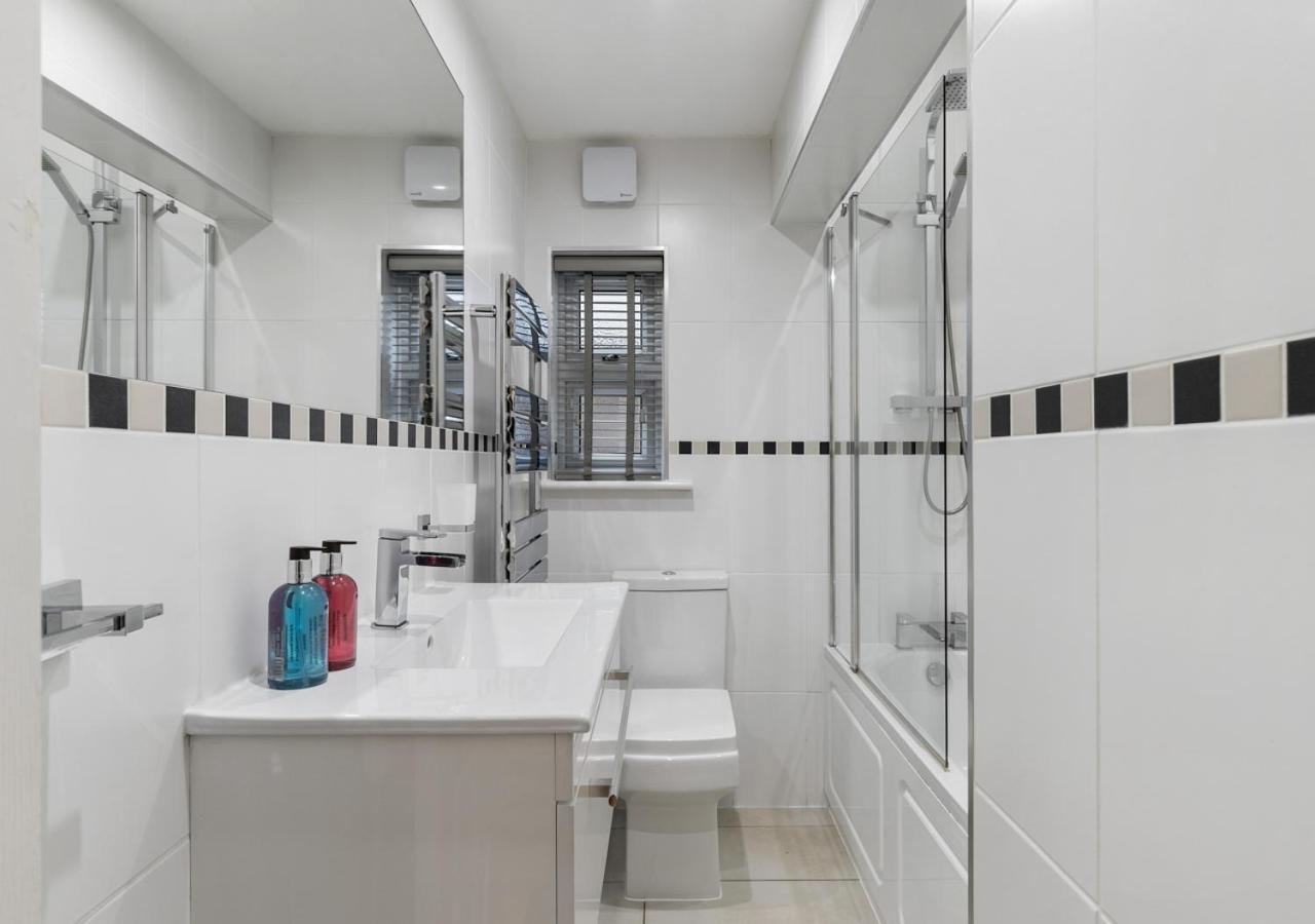 Two Bed Flat In Bush Hill Park Apartment Енфийлд Екстериор снимка