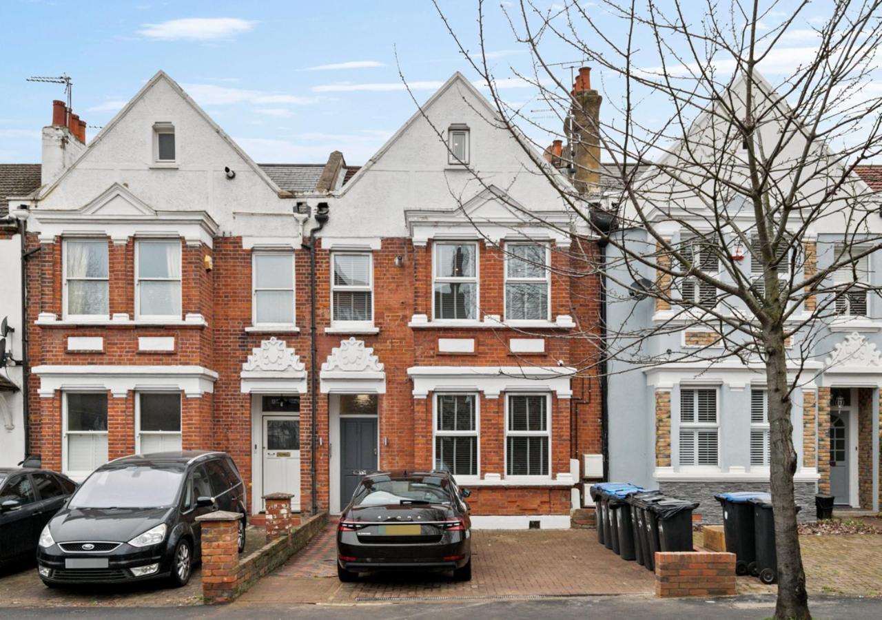 Two Bed Flat In Bush Hill Park Apartment Енфийлд Екстериор снимка