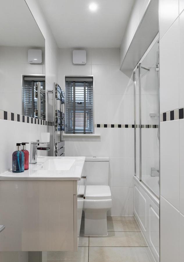 Two Bed Flat In Bush Hill Park Apartment Енфийлд Екстериор снимка
